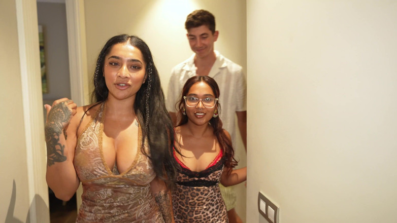 Yeri Blue: Casal Indiano Troca - Yasmina Khan E Mia Z