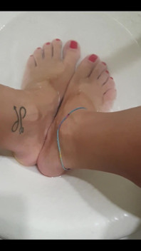 Baking Soda and Sugar Scrub for Soft Feet