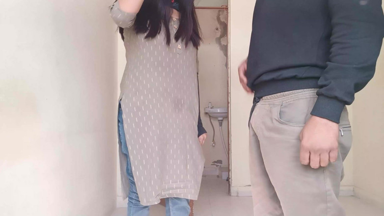 Yourdidipriya: Hete sexy schattige stiefzus op heterdaad betrapt terwijl ze naaktvideo...