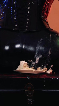 Фетиш латексна гумова добірка, відео мамка Арія Грандер дражнить дивним нарядом