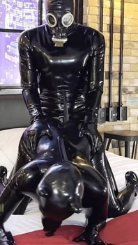 Alex's New Puppy, phần 2 - Alex Latex
