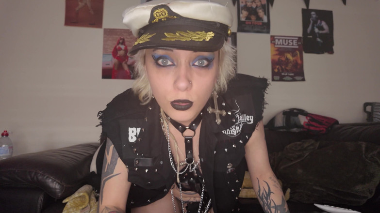 Glitterqueen1999: Goth Ex GF Penectomy