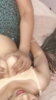 Ciasna cipka Desi Bhabhi w Sari Fucked Ciężko przez Devara w Hindi Audio