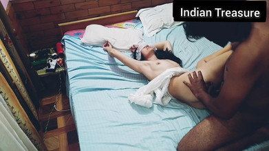 Bolly Karma: Tipul are norocul să-i umple pizda strâmtă