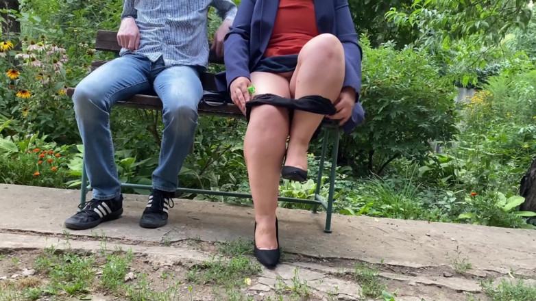 OurFetishLife: Moja seksowna macocha robi to w parku publicznym