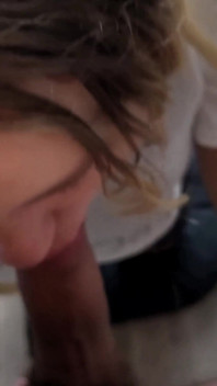 Giocare la verità o osare con la sorella delle mie amiche