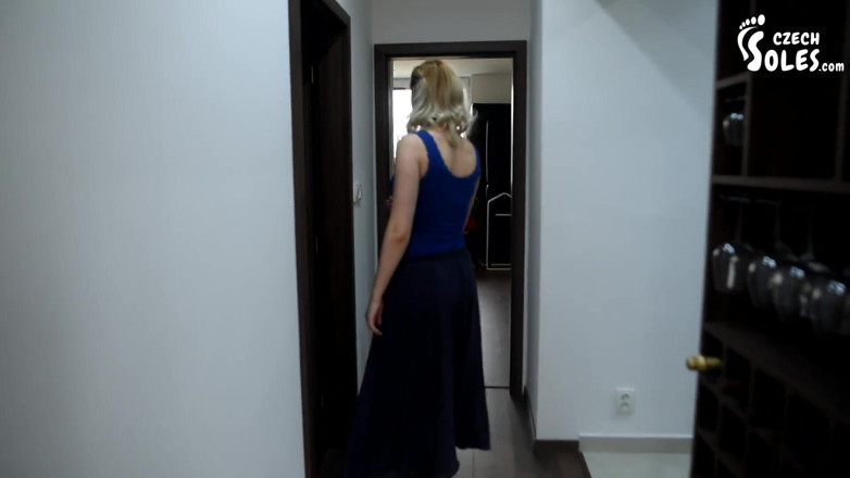 Czech Soles - foot fetish content: willst du meine schmutzigen sohlen reinigen?