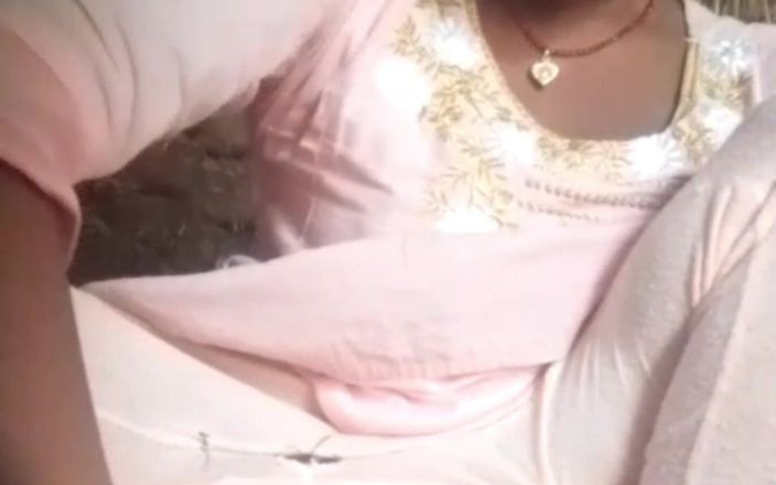 RJ NISHA: गांव की देसी भाभी की चूत की फुहार
