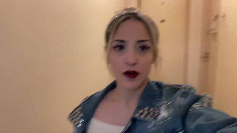 DivinaMaruuu: I'm Going to Find My Neighbor to Fuck My Ass...