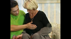 Mature Climax - 100% Mature Videos: 乌木荡妇和德国熟女在群交中被性交