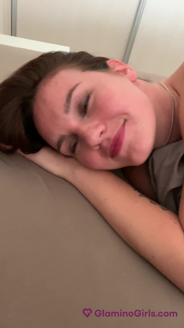 Glamino Girls: Glamino kızları 23 - bölüm 3 Elena glamino'da tüm erkekleri sikmek istiyor