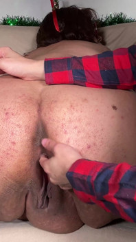 Thiên thần bbw muốn được nắm tay và xuất tinh bên trong âm hộ của cô ấy