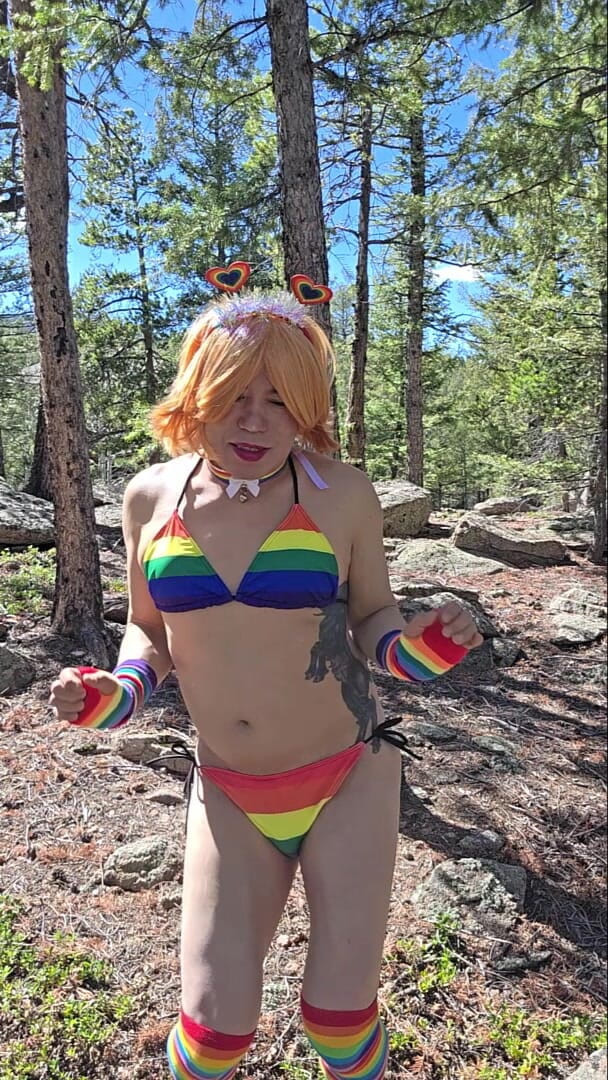 JessicaLynn15: Sissy Outdoors Strip and Pee
