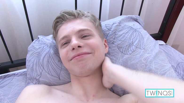 Twin Qs: Lovely blonde twink James massages his stiff cock and cums!