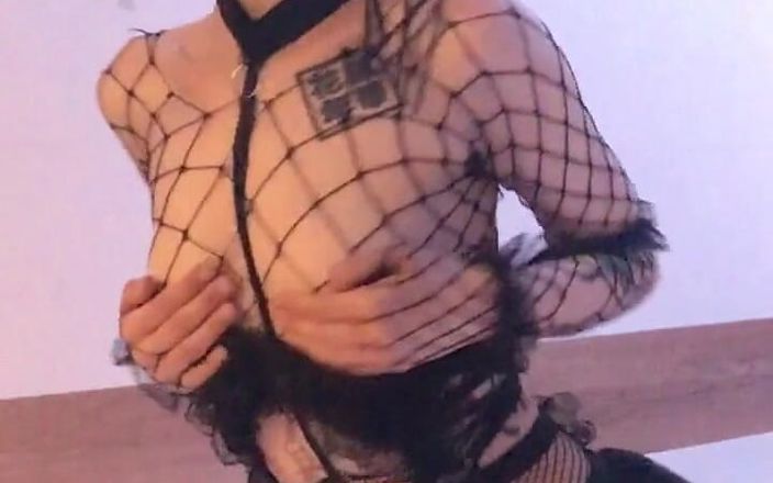 Soft Vulgar: 穿着渔网袜的可爱哥特风少女2