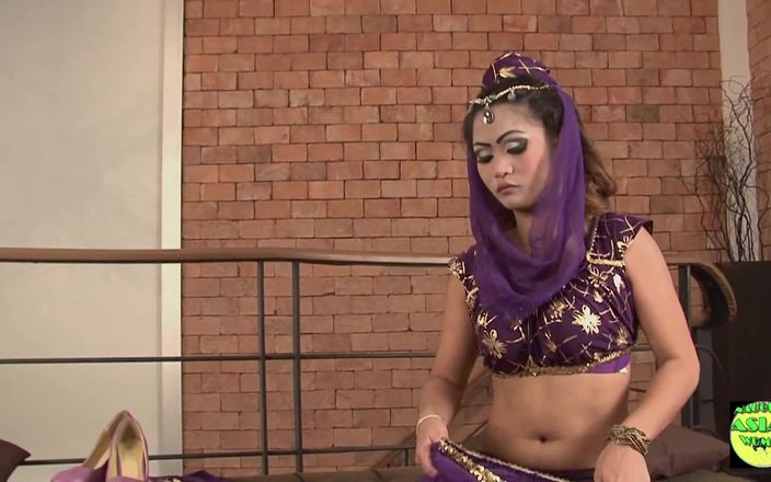 Naughty Asian Women: Indica si cewek sange asia dengan kostum cosplay yang dicrot...