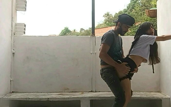 Emma vict: Ecco come si dovrebbe succhiare una deliziosa vagina e penetrarla! -...