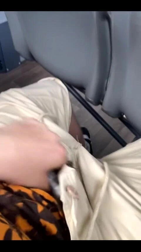 SniffHeadGER: In the Bus Having Fun