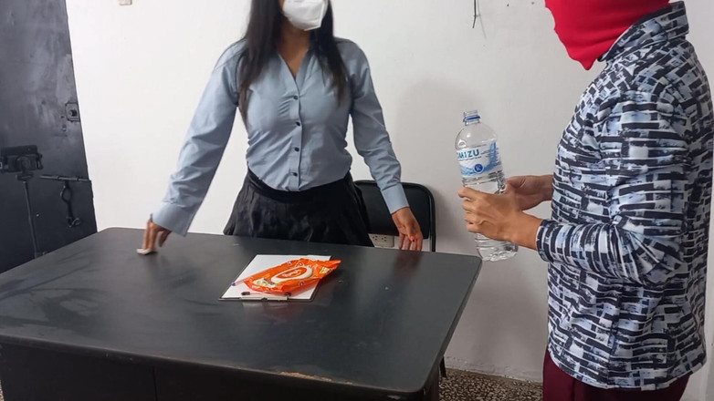 Martin13: Secretária Executiva tem um caso com o enteado do chefe,...