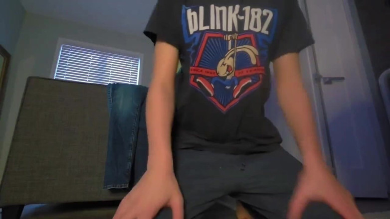 Kinkytwinkpamps: Blonder twink schrumpft dich, leckt und küsst dich