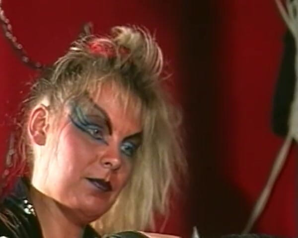 Bdsm Extreme Fantasy: Efendi için bağlı amcık kaprisli #3