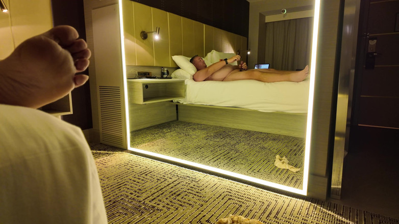 GottaLuvBB: A Nice Jerking Session in Las Vegas