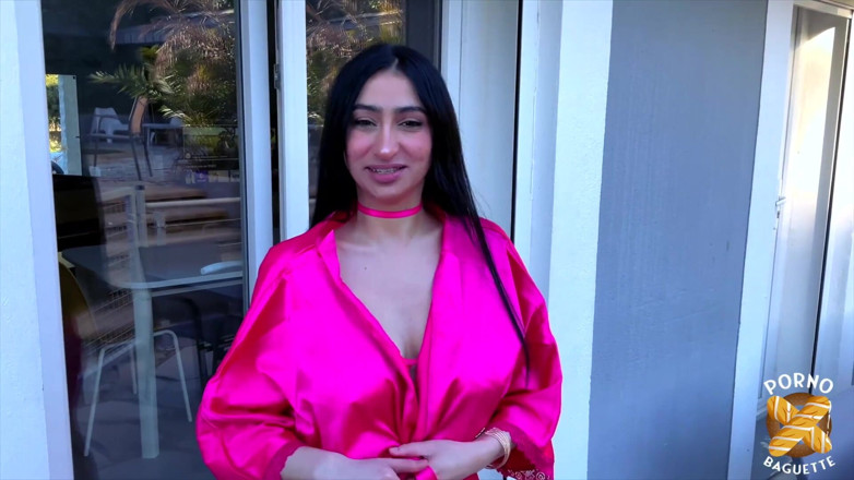 Porno Baguette: ディディは、彼女の大きなおっぱいで、2本のチンポに犯されます