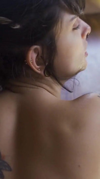 Dick Si È Svegliato Suonando La Sveglia E Dread Hot Ha Riattaccato Seduto Senza Pulsante Snooze, in Pelliccia E Senza Pietà