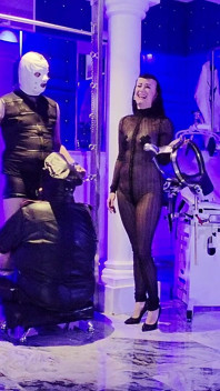 365 hari cumshot atau kesucian?!