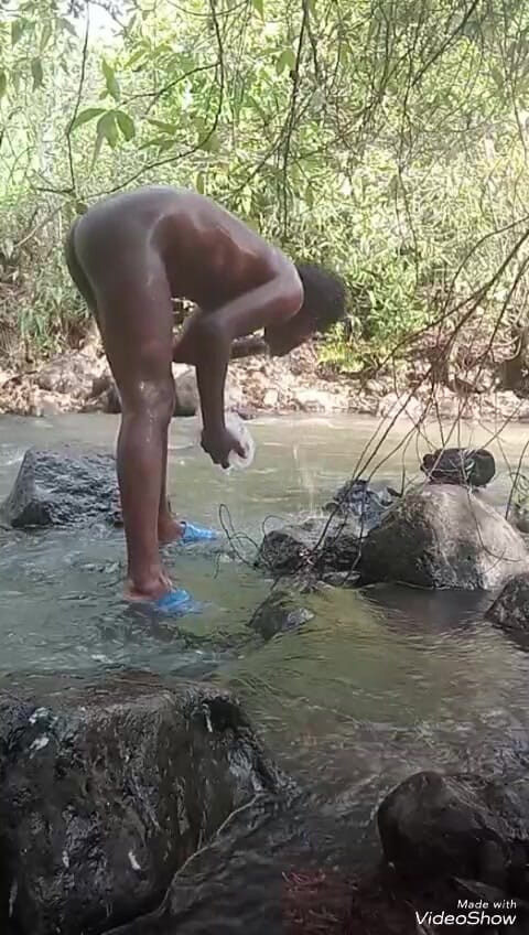 Sexyjayla254: Mýdlová masturbace Velký Černý Péro Stříkání mimo část 2