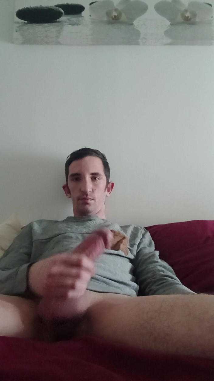 Alexis bondoux: Handjob in Bed