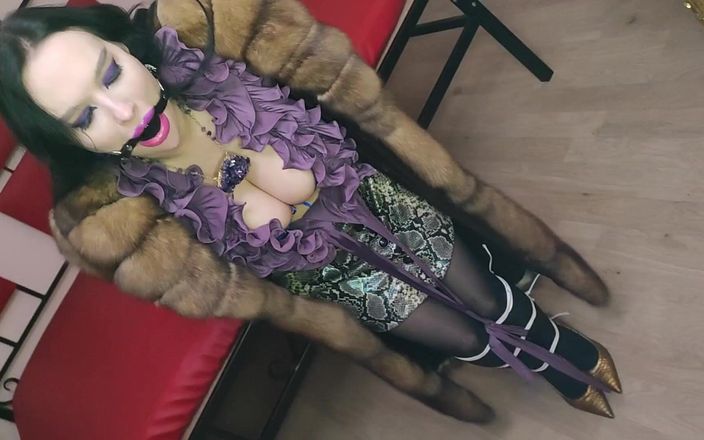Princess18_: Bondage in Pelzen