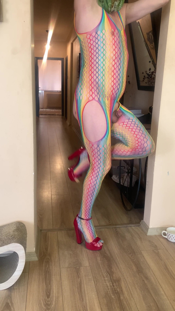cd_aysemmm: Ladyboy cu cea mai mică pulă din lume, vei fi...