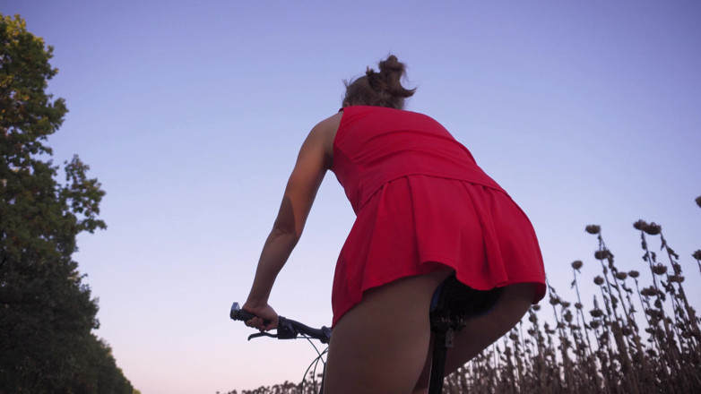 Teasecombo 4K: Hot Bicycle Ride Under Skirt Ass Worship