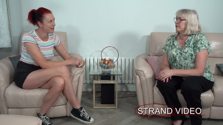 Sarah Stern: Bentornata a sculacciata