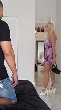 Stepmom Huge Tits Turns VR Into Reality - Victoria Lobov.mp4