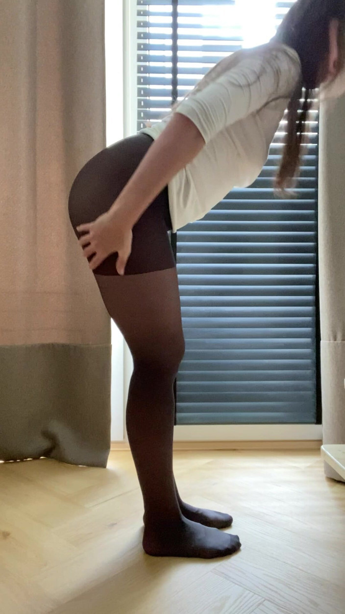 Nicole tights: Eller ve taytlar