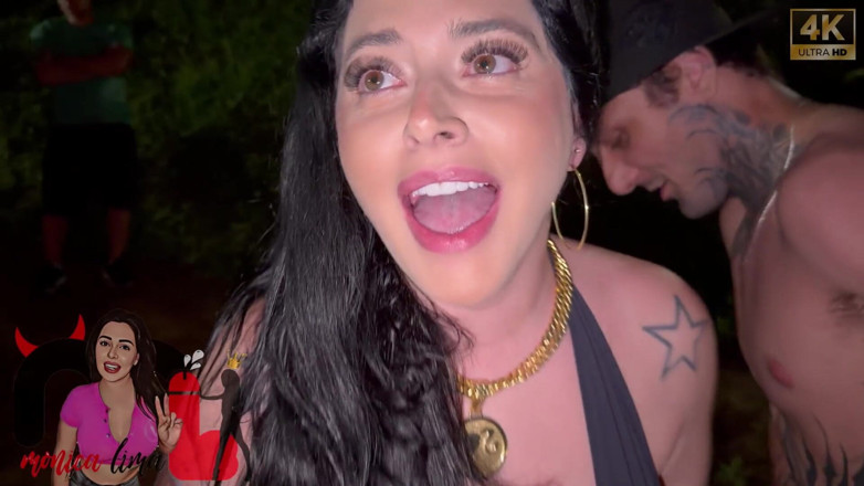 Monica Lima: Transei Na Praça Com Um Pau Gigante Na Frente De...