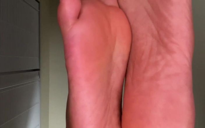 Pink Foxx: Pink Foxx Dangles Her Mules &amp; Shows off Feet
