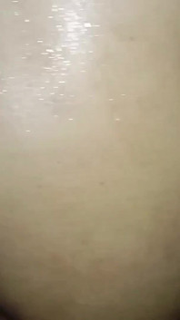 Prima volta sesso la mia ragazza del college viene a casa mia a scopare mia moglie