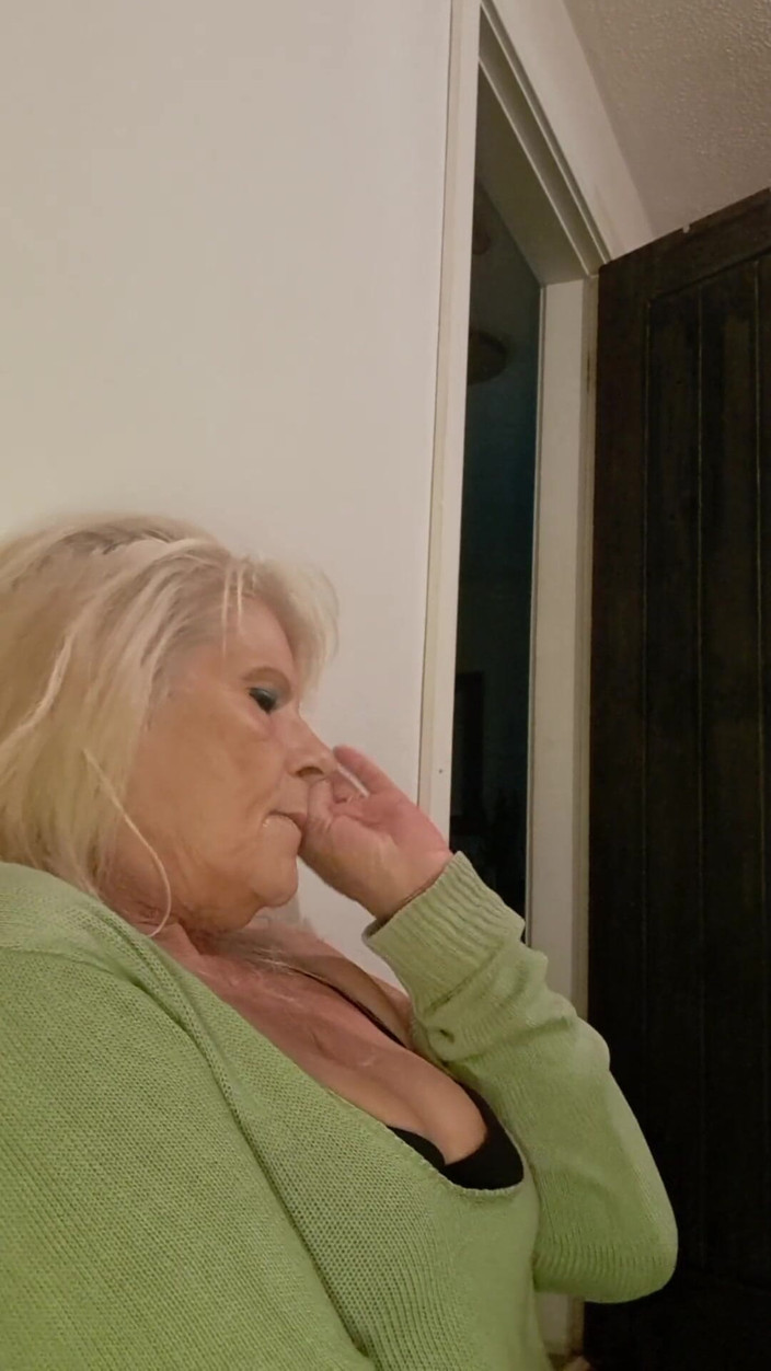 Milf-T: Mamie sexy le fait Cum.mp4