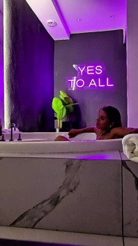 Bakom Kulisserna I Motellbubbelpoolen. Onani Och Sex.