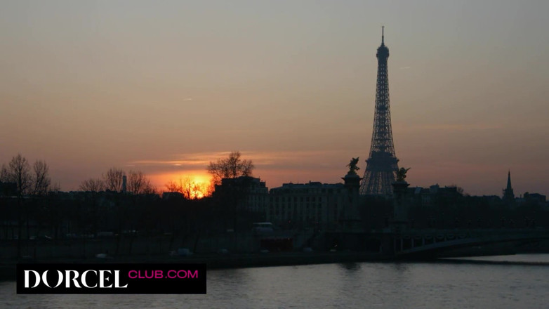 Dorcel Club: सेक्सी वकील Claire Castel अपने सहयोगी को संतुष्ट करती है