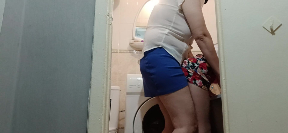 Lesbian-candys: Podvádím svého manžela s jeho lesbickou nevlastní sestrou