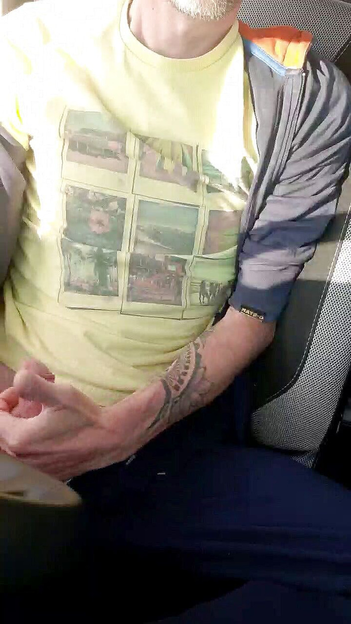 Mickacam: Mastürbasyon tek başına yarak