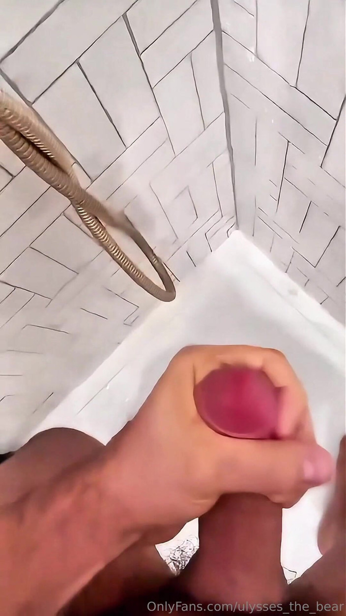 Ulysses the bear: Жесткая порция спермы после долгого дня, когда день заканчивается
