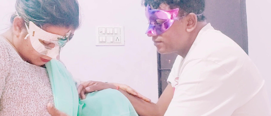 Xpriya sex: Sexy Priya Bhabhi Gave Blowjob in Green Sari.