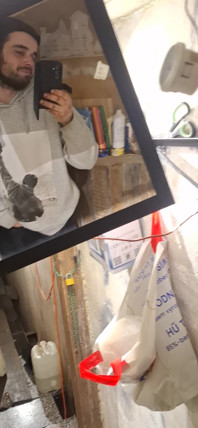 I Am Looking on Myself in Mirror if I Am Sexy Now