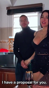 Můj manžel a já jsme pozvali mou nevlastní sestru na swinger.
