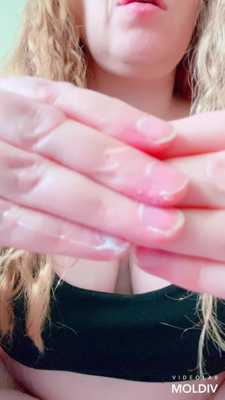 VikkiGeorgia: 私の手を見せる